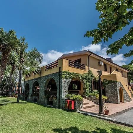 Club Sangineto Aparthotel 3*