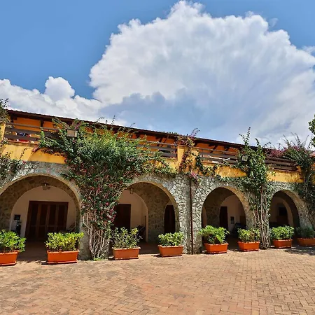 Aparthotel Club Sangineto 3*